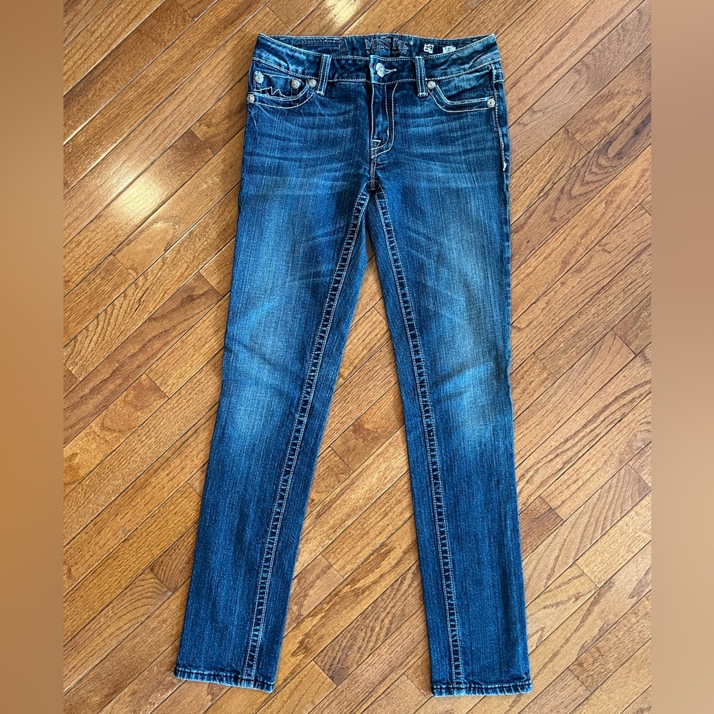 Perfect Miss Me skinny jeans! Size 29